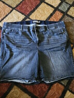 Torrid Size 24 Black Wash Denim Shorts